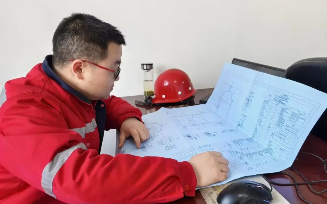 【管理標兵】化機公司黃亞華：扎根一線勤鉆研，履職盡責勇?lián)?圖2)